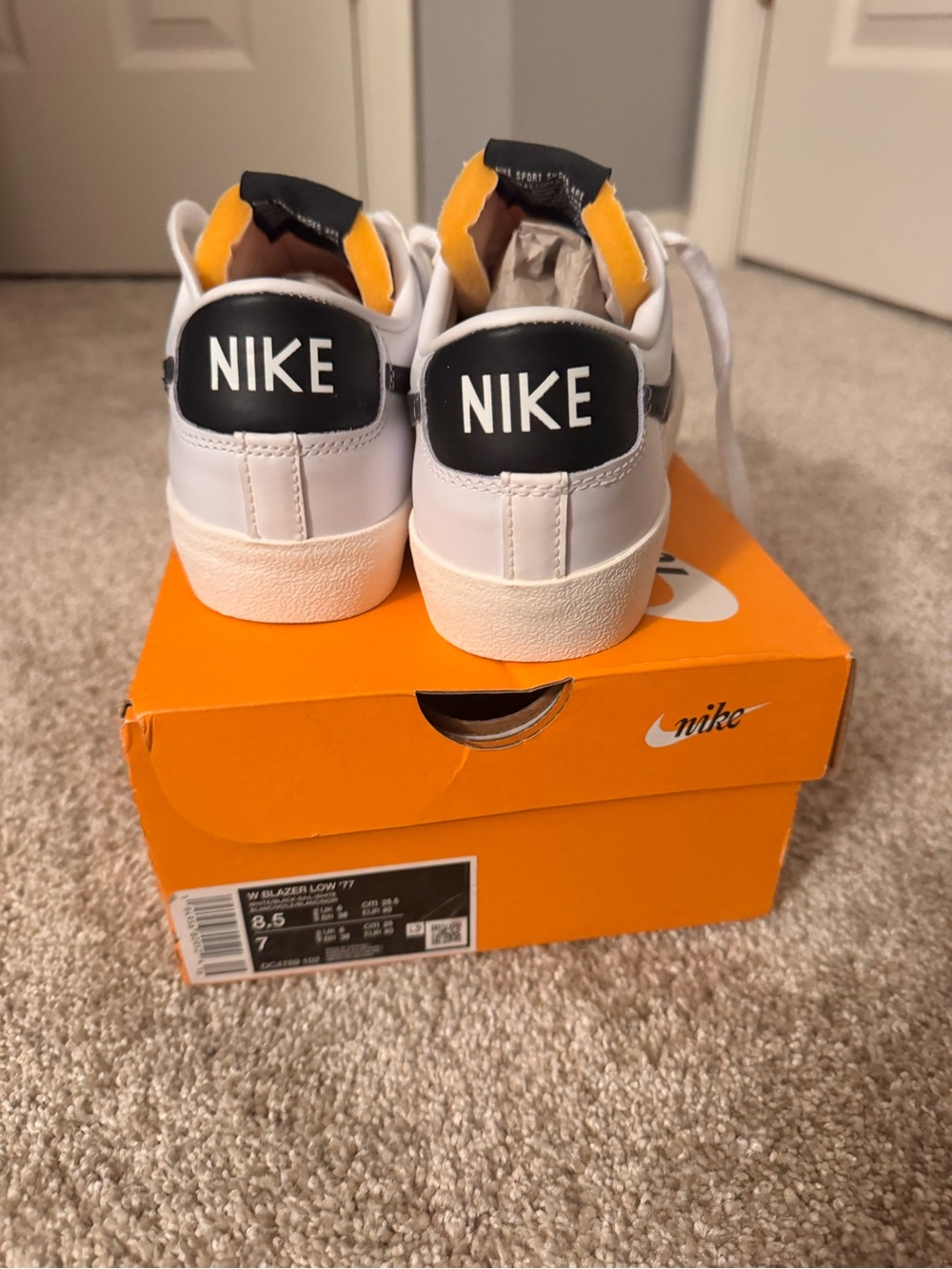 Nike Wmns Blazer Low '77 - Picture 4 of 7
